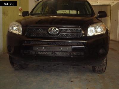   Toyota RAV4  4